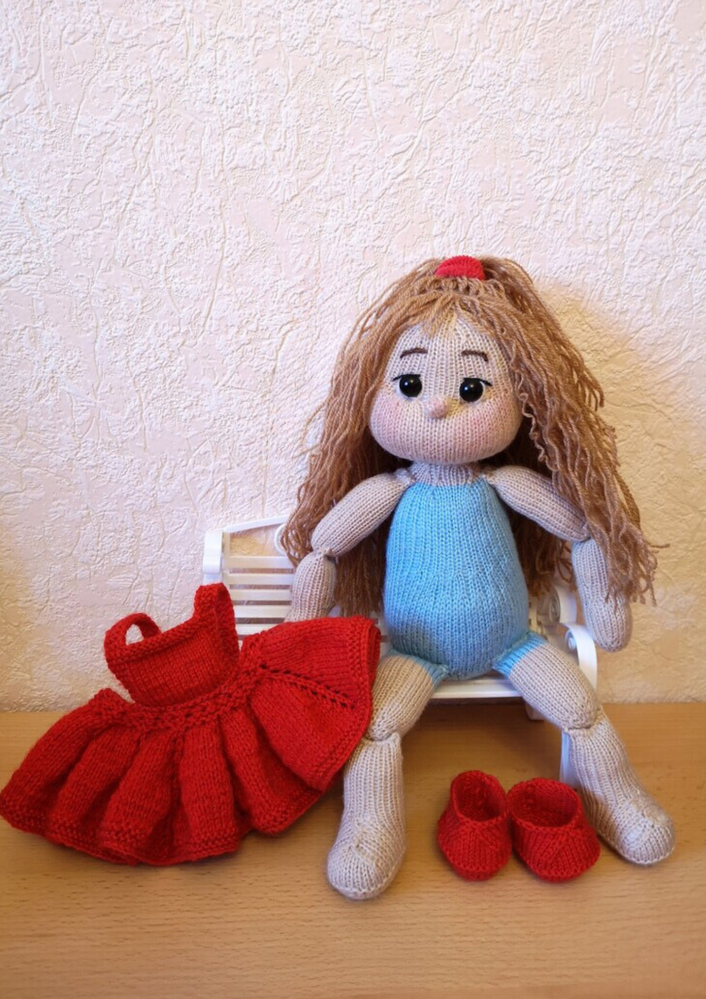 Mary knitting Doll pattern.